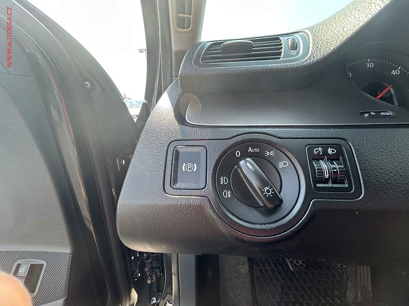 Volkswagen Passat (2008) 2.0TDI, STK6/28 - fotka 13 z 15