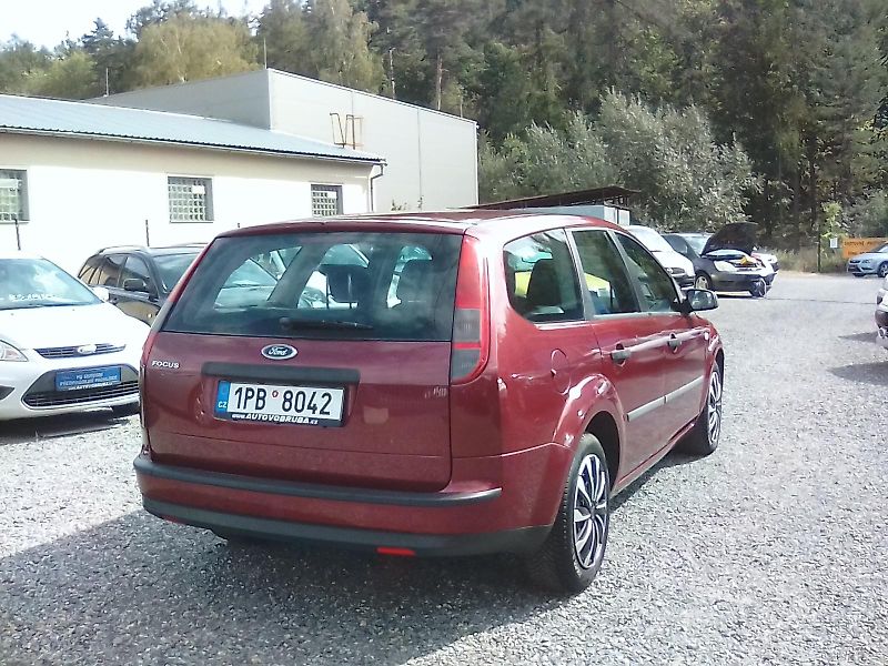 Ford Focus (2005) 2.0i 16V combi, 2majitel - fotka 4 z 30