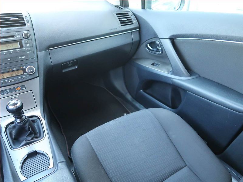 Toyota Avensis (2009) 1.8 Valvematic, Tempomat - fotka 8 z 17
