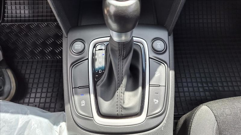 Hyundai Kona 1,6 T-GDI Style 4x4 DCT DPH CZ - fotka 16 z 21