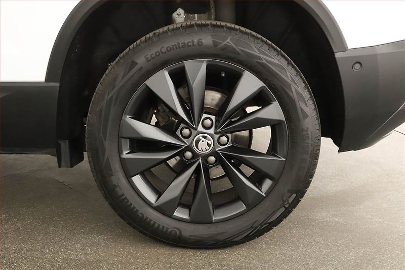 Škoda Karoq (2019) Style 1.5 TSI - fotka 20 z 20