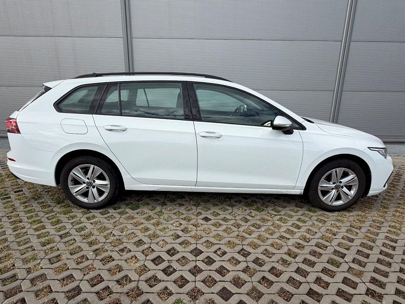 Volkswagen Golf (2022) Variant 1,5TSI 96KW LIFE KAMER - fotka 6 z 26