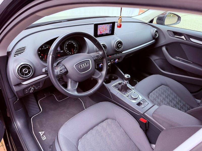 Audi A3 1.4 Sportback, 1.Maj, Serviska - fotka 15 z 27