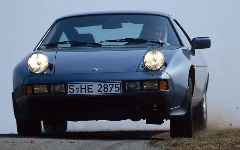 Porsche 928 GTS.