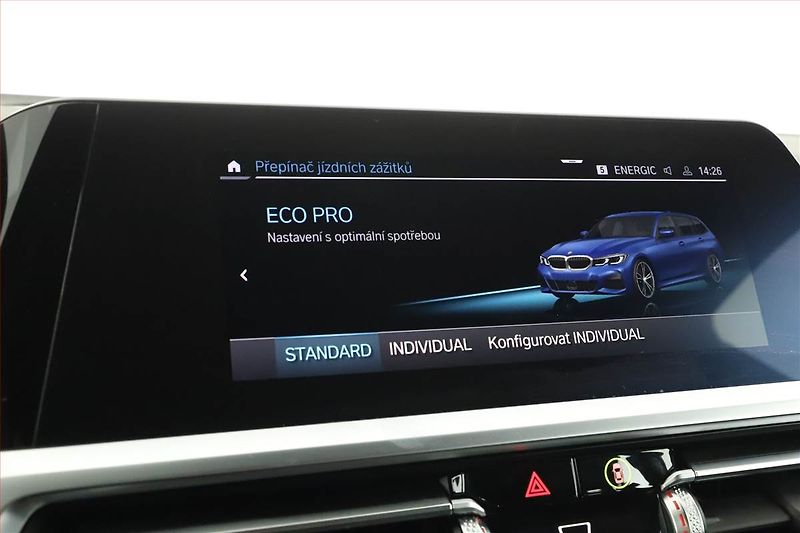 BMW Řada 3 (2021) M Sport 330 i xDrive - fotka 13 z 19