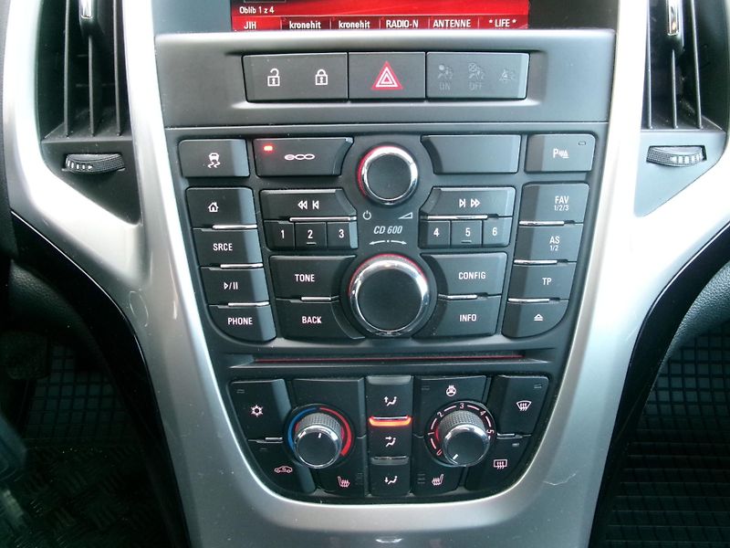 Opel Astra (2014) 1,4T KLIMA VÝHŘEV BT TEMP - fotka 17 z 25