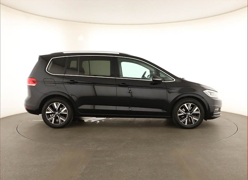 Volkswagen Touran (2020) 2.0 TDI, Automat, 7 míst - fotka 6 z 15