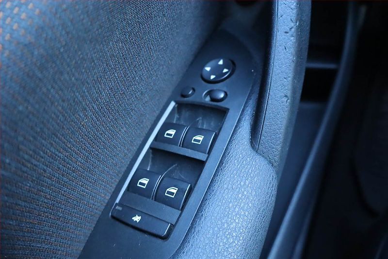 BMW X1 (2013) xDrive18d, 4X4, Automat - fotka 16 z 19