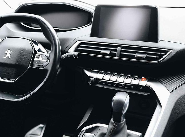 Klimatizace dnes patří mezi samozřejmou výbavu většiny automobilů. Její údržbu lidé často dlouhodobě podceňují.