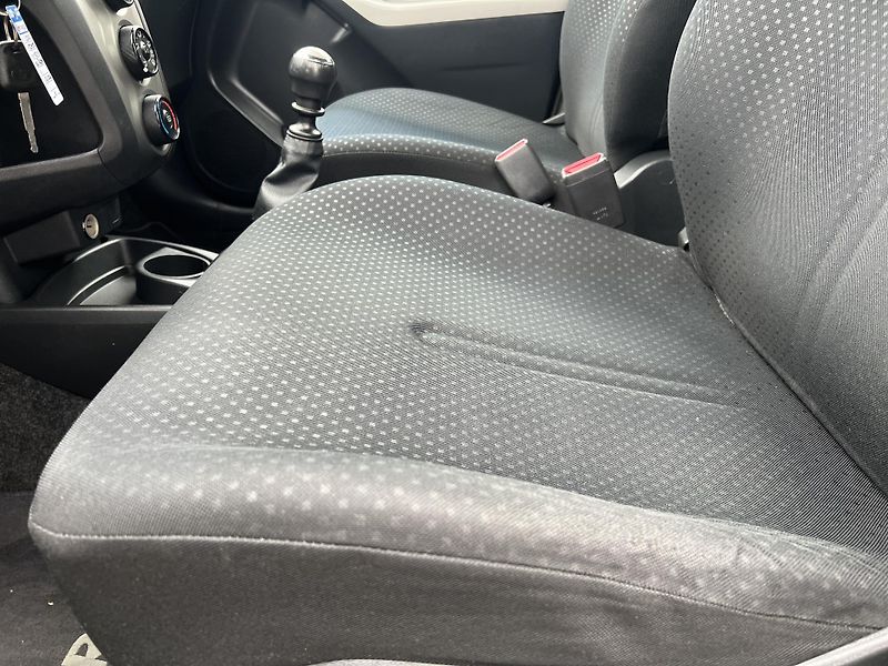 Toyota Yaris 1.3VVT-i 74kw KLIMA PŮVOD ČR  - fotka 11 z 38