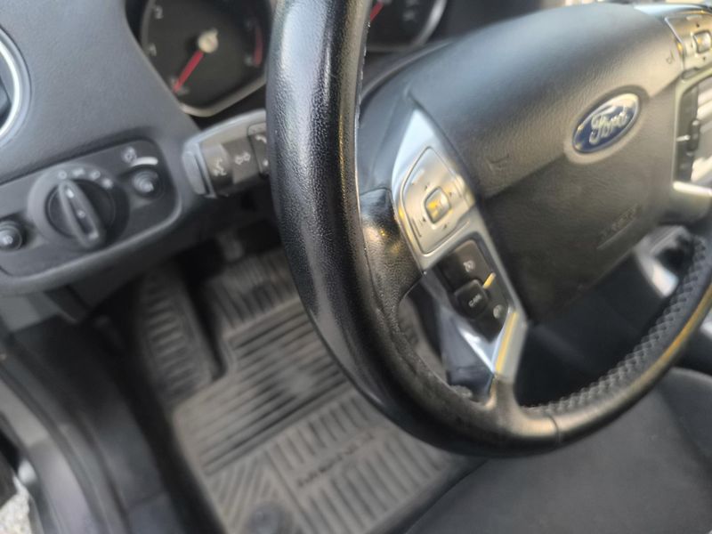 Ford Mondeo 2.0TDCI,100TKM,KRÁSNÉ,1MAJ65L - fotka 15 z 17
