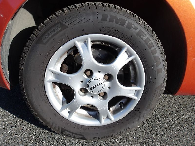 Fiat Panda 1,1i ČR NOVÁ STK ! - fotka 15 z 24