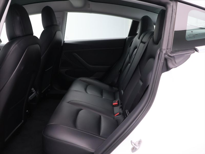 Tesla Model 3 239kW Standard Range+ EAP - fotka 14 z 30