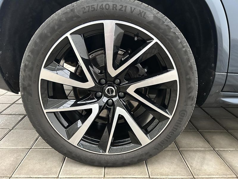Volvo XC90 2.0 B5 4x4 ULTIMATE - fotka 9 z 30