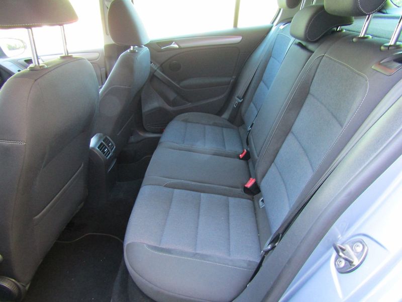 Volkswagen Golf (2011) 1.2 TSI 77kW - fotka 21 z 45