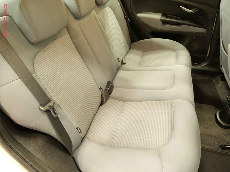 Fiat Linea (2011) 1.4i, ČR, Klima - fotka 12 z 20