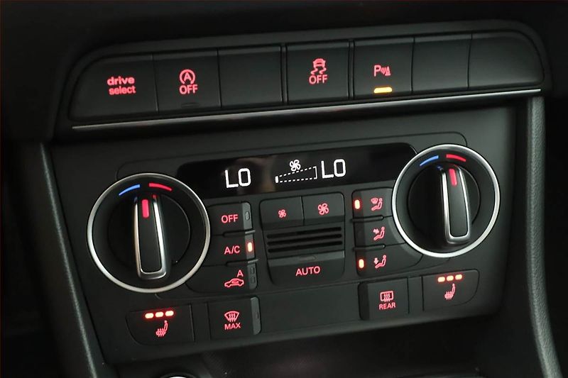 Audi Q3 (2015) 2.0 TDI, 4X4, Navi, Bi-Xenony - fotka 16 z 19