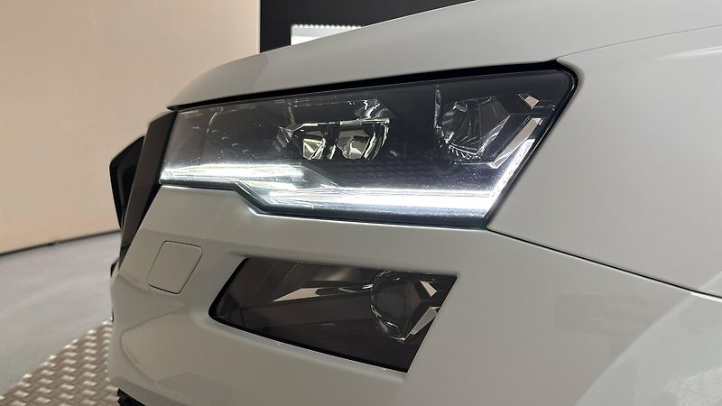 Škoda Karoq 1.5 TSI DSG Sportline - fotka 18 z 27