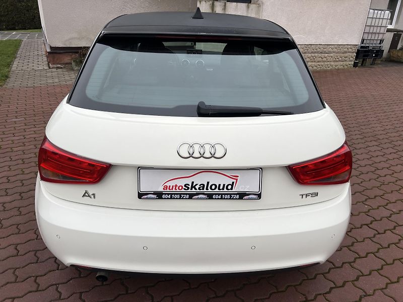 Audi A1 1.2TFSI 63KW,KůŽE,NAVI,2xALU - fotka 6 z 42
