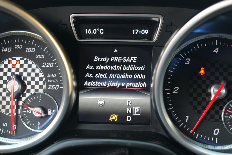 Mercedes-Benz GLE 350d 4M AMG Coupé 360 Pano Dis - fotka 33 z 40