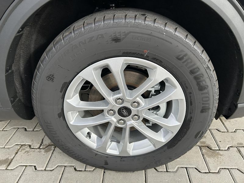 Ford Kuga Top Edition 2.5 PHEV 178kW - fotka 6 z 39