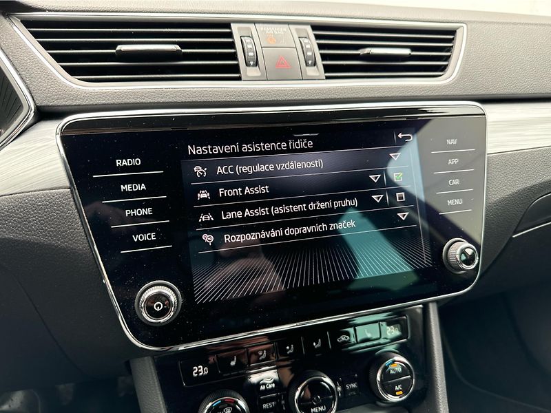 Škoda Superb 2,0TDi 110kW BUSINESS AMUNDSEN - fotka 14 z 21