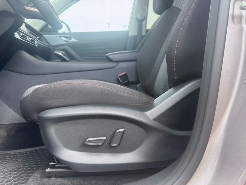MG HS EMOTION 1,5 TGI 125 kW automat - fotka 8 z 17