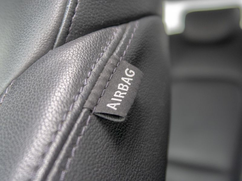 Hyundai Santa Fe (2013) ČR 11/13 2.2D 145KW – VÝBAVA - fotka 47 z 61
