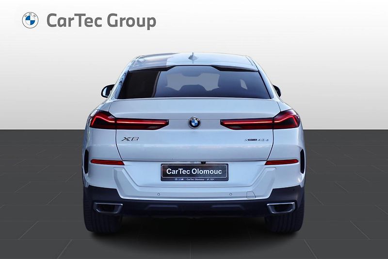 BMW X6 xDrive40d - fotka 4 z 15
