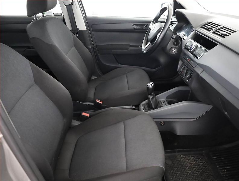 Škoda Fabia (2018) 1.0 TSI, Serv.kniha - fotka 7 z 15
