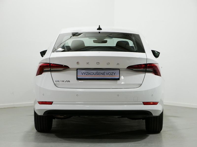 Škoda Octavia - fotka 7 z 25