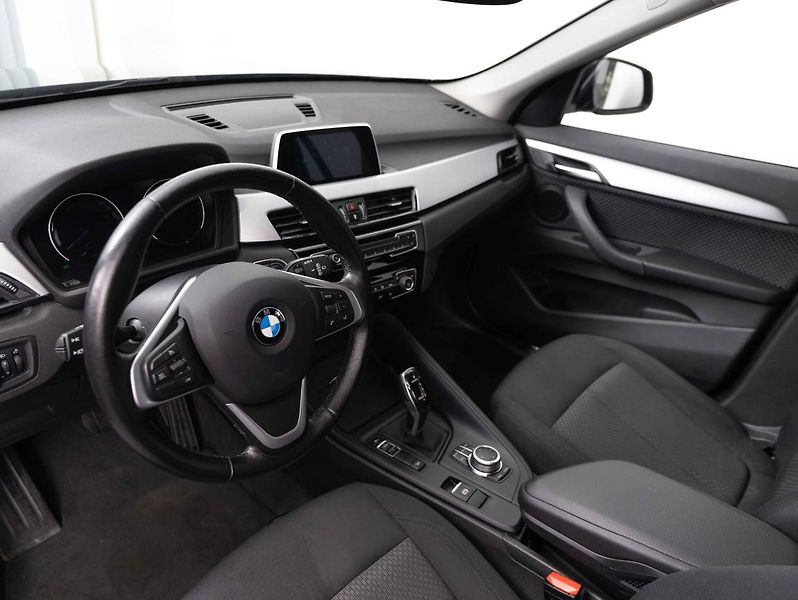 BMW X1 20i xDrive - fotka 11 z 22