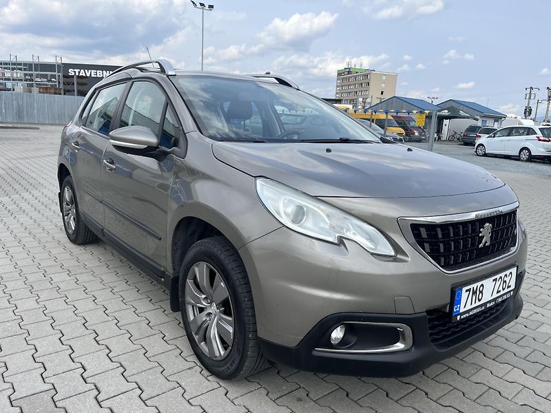 Peugeot 2008 (2016) 1.2 PURETECH - fotka 4 z 16