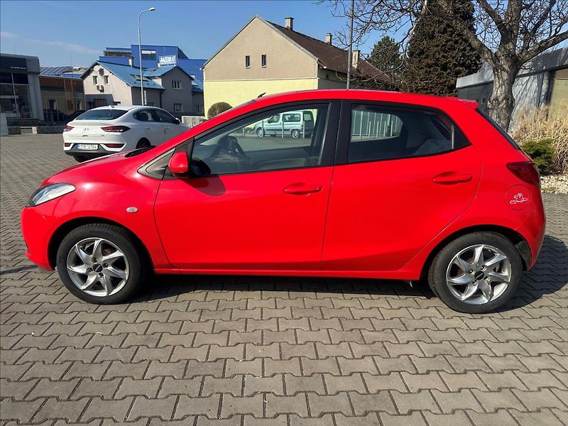 Mazda 2 1,4 i MT - fotka 2 z 19