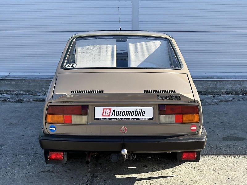 Škoda Rapid 130 5speed 43kW Autorádio STŘE - fotka 6 z 27