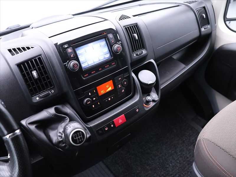 Citroën Jumper 2,0 HDi 120kW 8-Míst DPH Klima - fotka 20 z 31