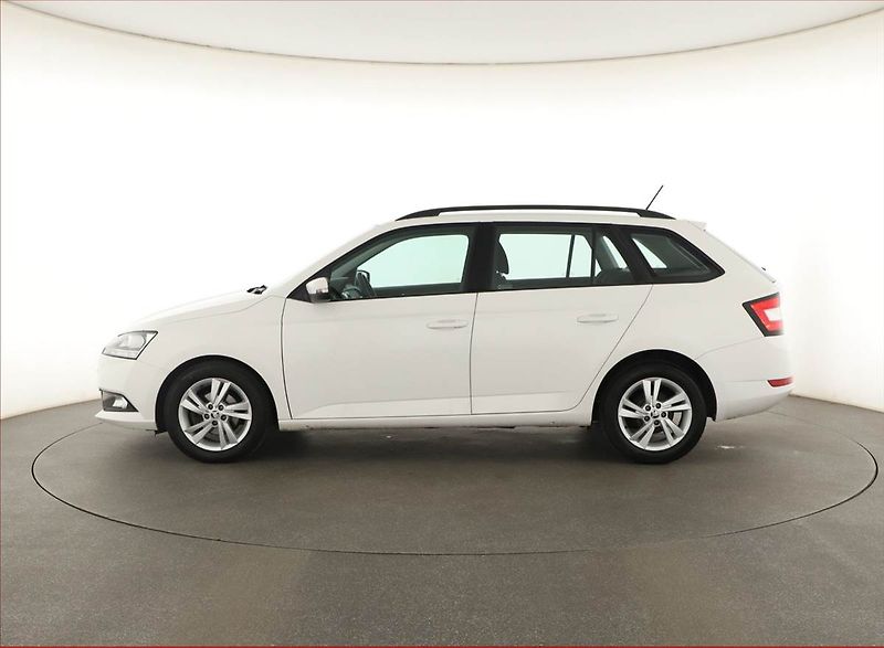 Škoda Fabia (2022) Ambition 1.0 TSI, ČR,1.maj - fotka 3 z 14