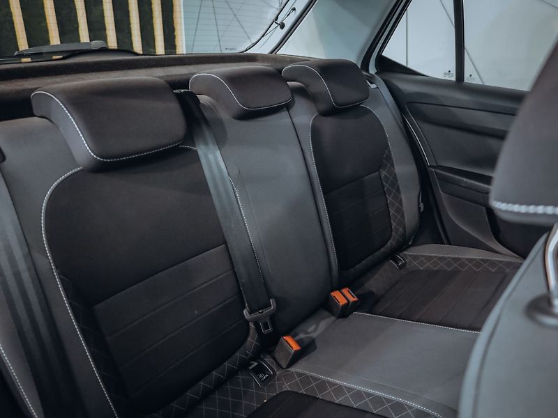 Škoda Fabia 1.0 TSI 70 kW Ambition - fotka 24 z 28