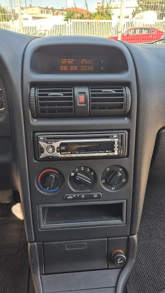Opel Astra (2005) - fotka 10 z 12