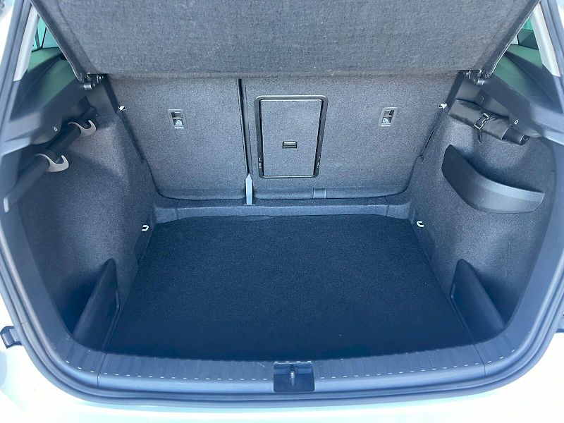 Škoda Karoq (2023) Ambition Plus 1,5 TSI / 110kW - fotka 28 z 31