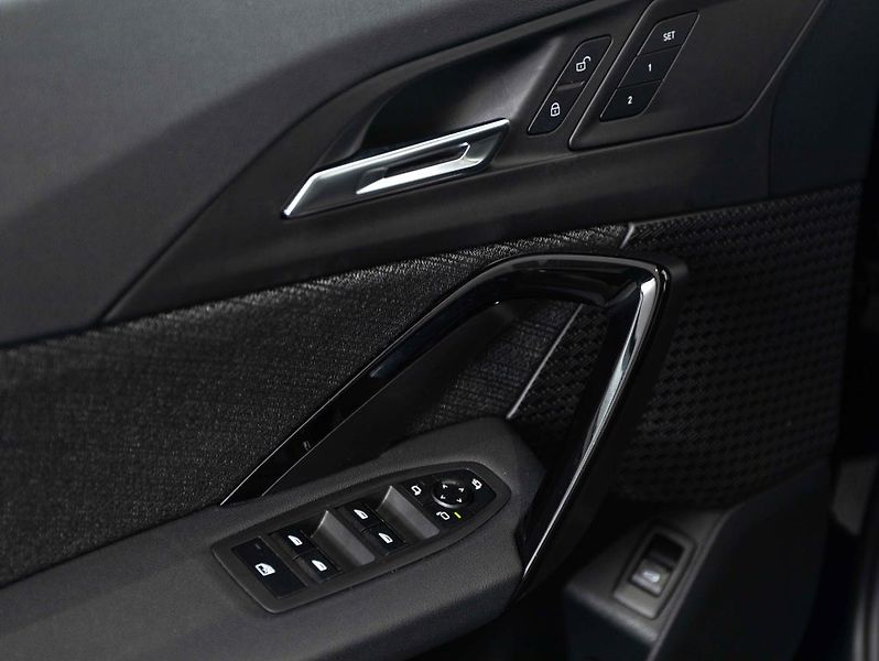 BMW X2 sDrive20i - fotka 15 z 23