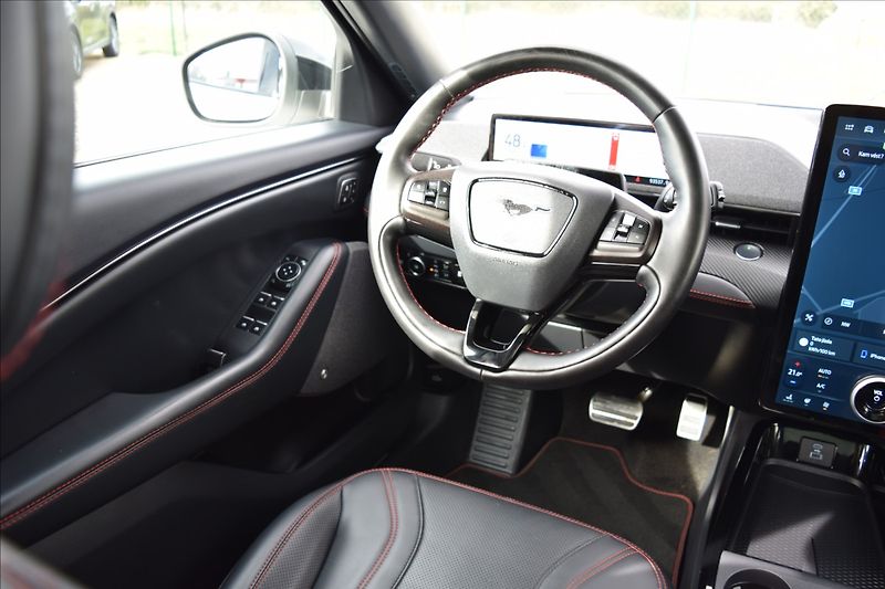 Ford Mustang Mach-E 0,0 216KW PREMIUM RWD 99KW BAT - fotka 23 z 43