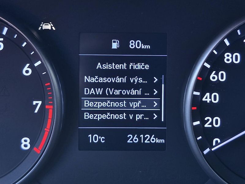 Hyundai i30 COMFORT / LED KAMERA NAVI - fotka 17 z 37