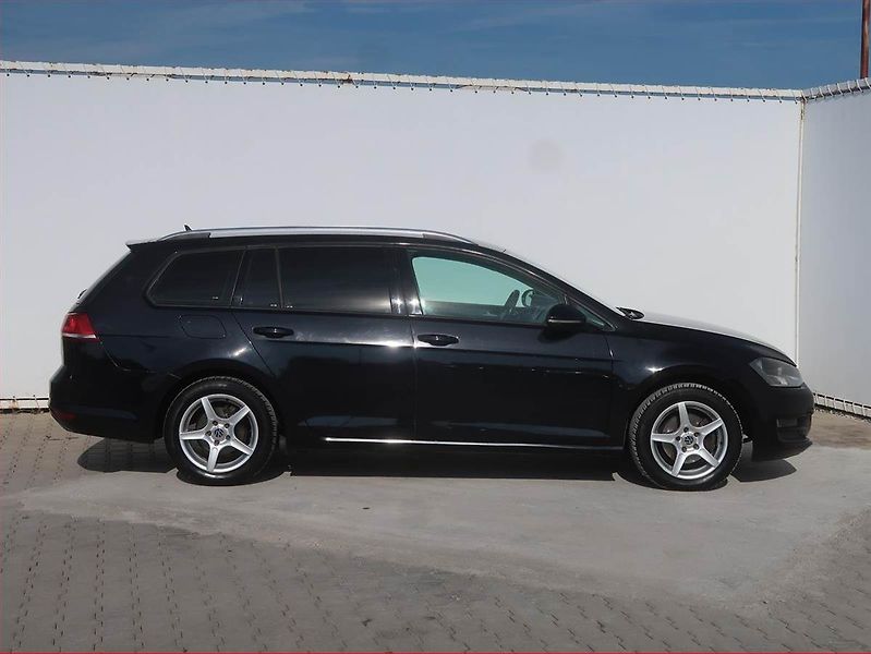Volkswagen Golf (2016) 1.6 TDI, Tempomat - fotka 6 z 18
