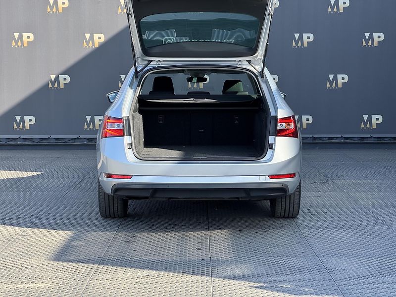 Škoda Superb (2022) 2.0TDi DSG, Style RZV - fotka 9 z 46