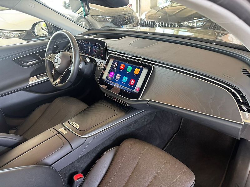 Mercedes-Benz Třídy E E 220d 4MATIC - fotka 18 z 20
