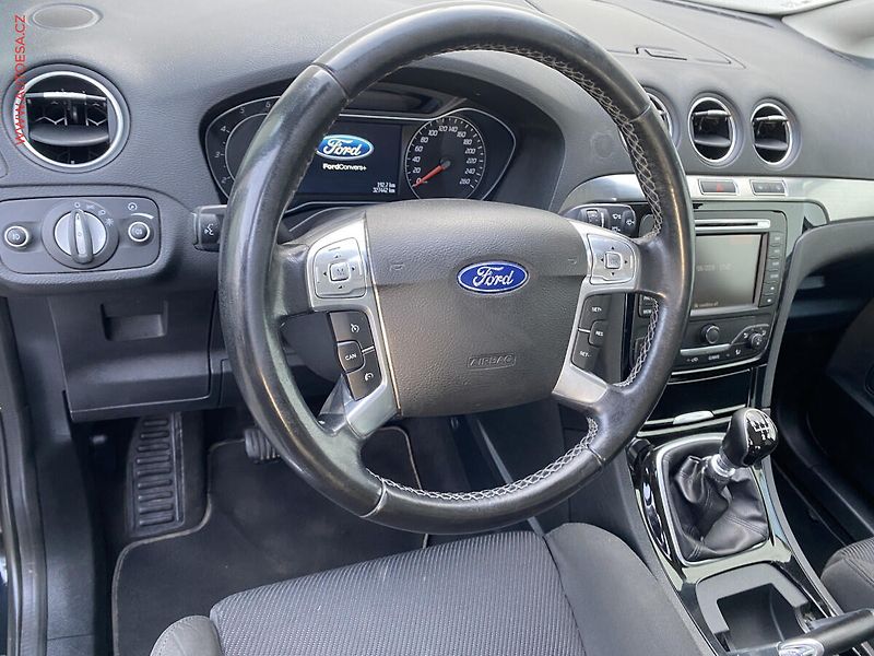 Ford S-MAX (2012) 2.0TDCi, Panor, AC - fotka 12 z 20