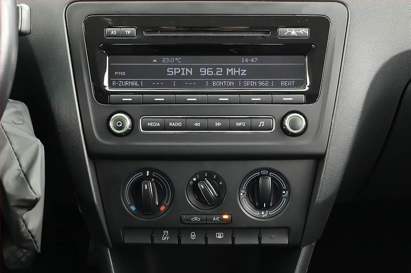 Škoda Rapid (2013) 1.2 TSI, ČR,1.maj - fotka 9 z 12