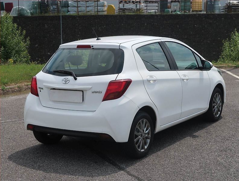 Toyota Yaris (2017) 1.33 Dual VVT-i, Serv.kniha - fotka 5 z 12
