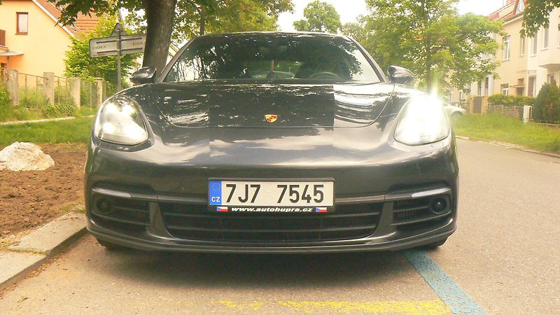 Porsche Panamera (2019) - fotka 1 z 20